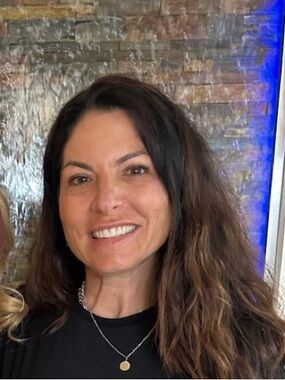 Meet your Posher, Deena